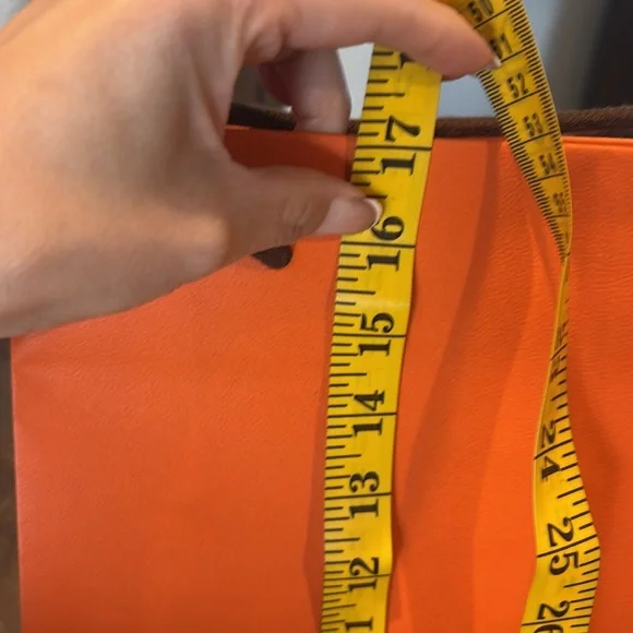 Hermes shopping bag in excellent used condition. Tall medium size. - Picture 7 of 7